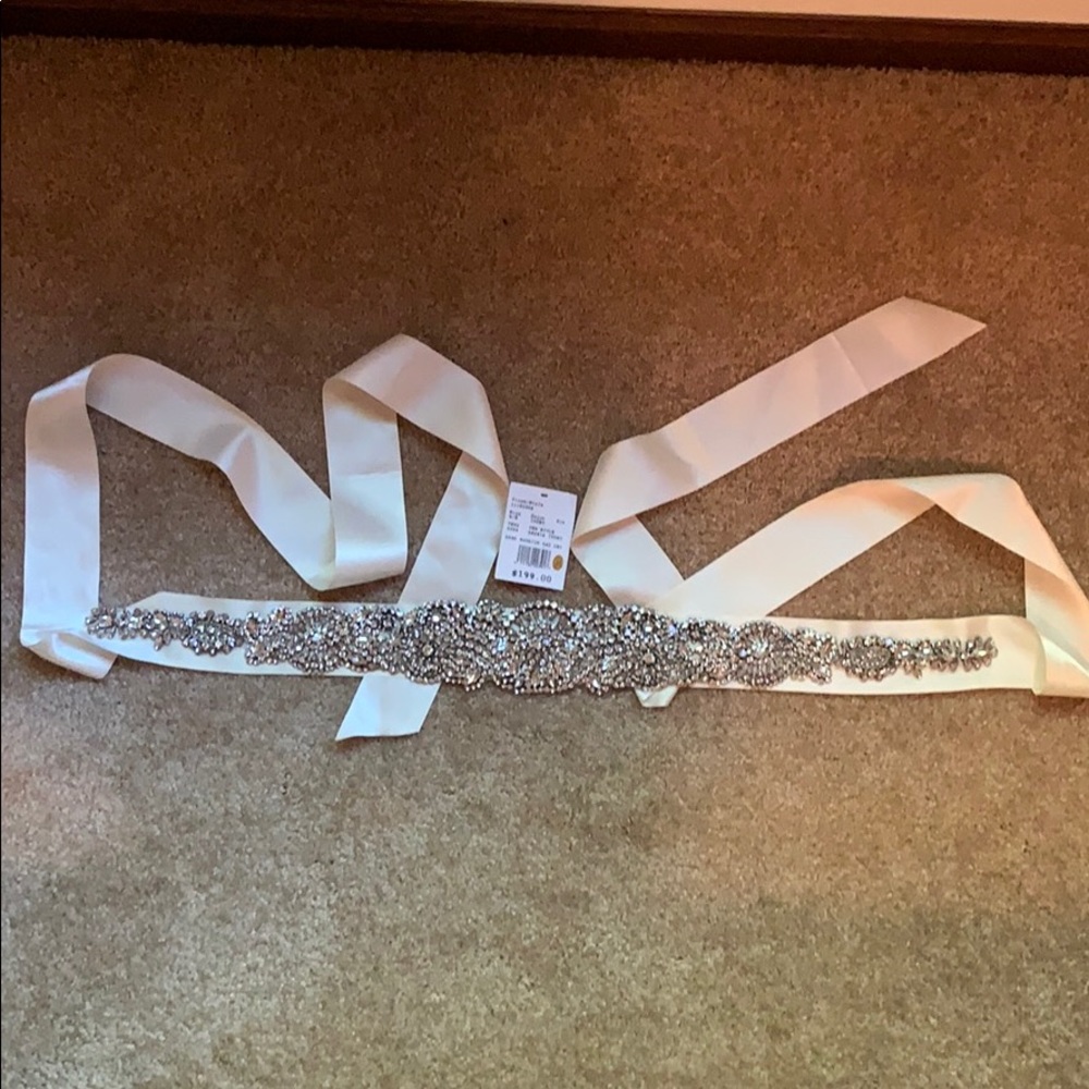 David’s bridal wedding belt